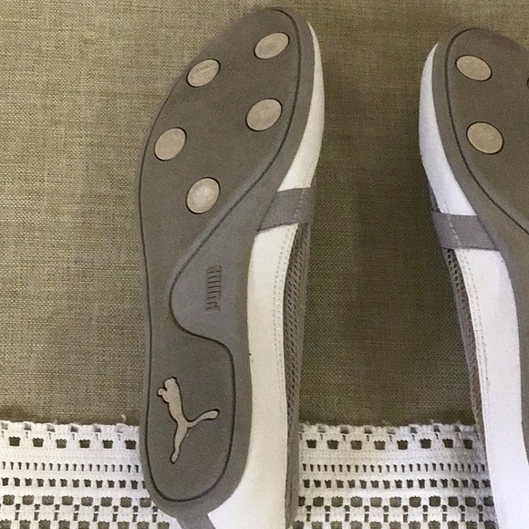 Puma white and gray slip on flats nice shape - Picture 9 of 12